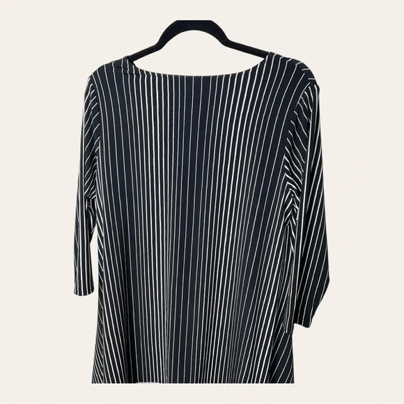 0240. Alfani TUNIC STRIPES BLACK/WHITE IN COLOR ALINE STYLE SIZE MEDIUM - Picture 8 of 9